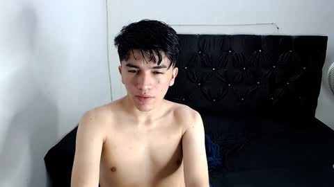 Snapshot of benji_hoter chatting on January 6, 5:59 pm Benji Hoter online show from January 6, 5:59 pm