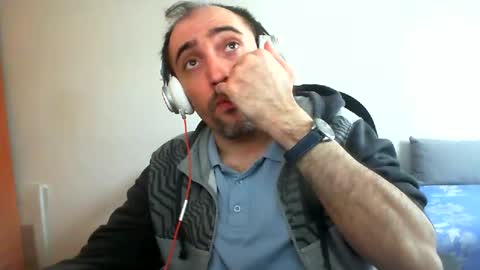 Snapshot of bentish chatting on February 15, 11:39 am bentish online show from February 15, 11:39 am