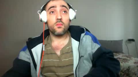 Snapshot of bentish chatting on December 27, 7:51 am bentish online show from December 27, 7:51 am