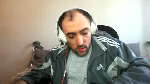 Snapshot of bentish chatting on December 19, 9:07 am bentish online show from December 19, 9:07 am