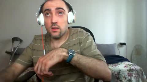 Snapshot of bentish chatting on December 22, 11:22 am bentish online show from December 22, 11:22 am