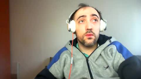 Snapshot of bentish chatting on January 9, 5:34 am bentish online show from January 9, 5:34 am