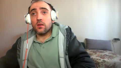 Snapshot of bentish chatting on January 2, 9:22 am bentish online show from January 2, 9:22 am