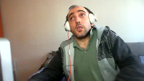 Snapshot of bentish chatting on February 4, 12:11 pm bentish online show from February 4, 12:11 pm