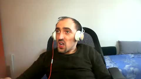 Snapshot of bentish chatting on February 14, 1:18 pm bentish online show from February 14, 1:18 pm