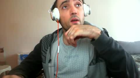 Snapshot of bentish chatting on December 12, 10:56 am bentish online show from December 12, 10:56 am