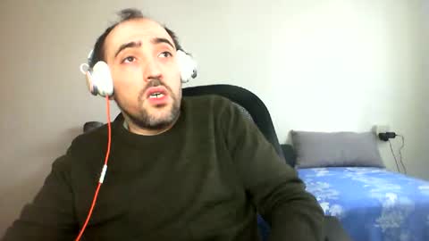 Snapshot of bentish chatting on February 12, 7:55 am bentish online show from February 12, 7:55 am