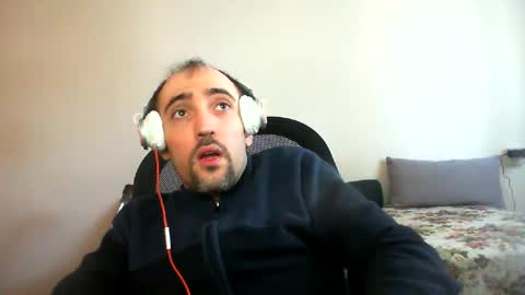 Snapshot of bentish chatting on February 1, 8:29 am bentish online show from February 1, 8:29 am