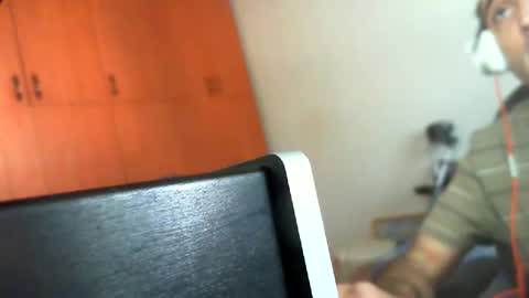 bentish online show from October 24, 8:27 am