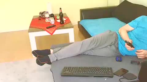 Snapshot of benutzmich0800 chatting on December 25, 1:09 pm Benutzmich0800 online show from December 25, 1:09 pm