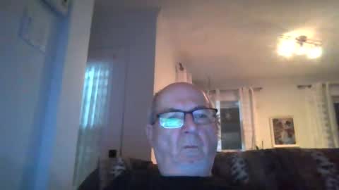 Snapshot of bernard1102 chatting on January 13, 11:41 am bernard1102 online show from January 13, 11:41 am
