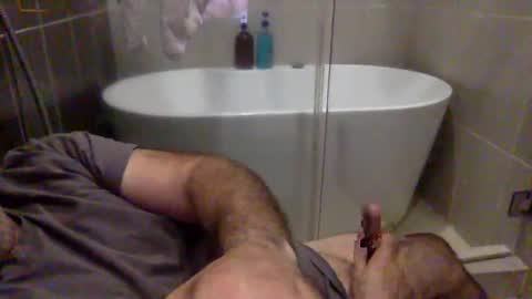Snapshot of betoooox chatting on October 17, 9:35 am Virtual Gentleman online show from October 17, 9:35 am