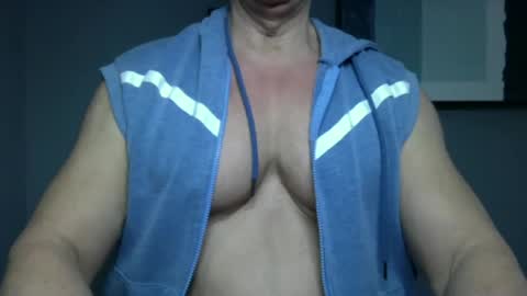 Snapshot of bgdkmuscleguy chatting on February 27, 5:04 pm BGDKMUSCLEGUY - SELECTED BY CHATURBATE AS A TOP BROADCASTER FOR 2023 online show from February 27, 5:04 pm