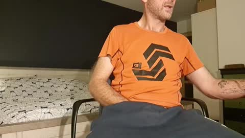 My name is David and if you like public exhibitions you wont be disappointed with me LoL - My favorite vibes is 44  online show from December 22, 9:53 pm