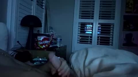 Snapshot of big130236 chatting on October 28, 4:26 am big130236 online show from October 28, 4:26 am