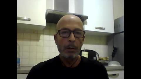 Snapshot of big23italy chatting on October 12, 6:40 am big23italy online show from October 12, 6:40 am