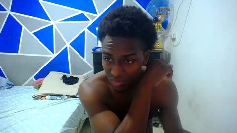 Snapshot of big_black11 chatting on December 12, 10:02 am big_black11 online show from December 12, 10:02 am