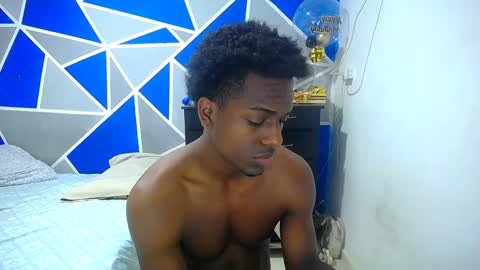 Snapshot of big_black11 chatting on December 13, 9:47 am big_black11 online show from December 13, 9:47 am