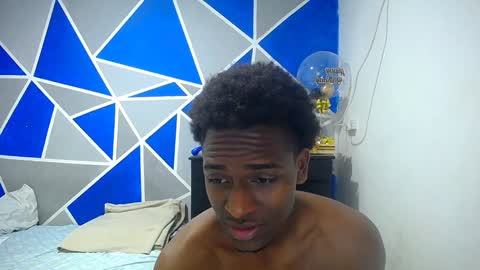 Snapshot of big_black11 chatting on December 11, 9:53 am big_black11 online show from December 11, 9:53 am