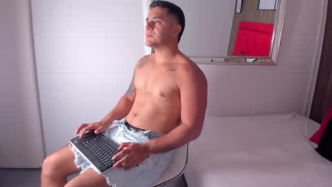 Snapshot of big_tylerr chatting on September 19, 8:19 pm Tylerr online show from September 19, 8:19 pm