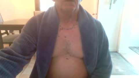 bigdeer581917471 online show from July 28, 10:23 am
