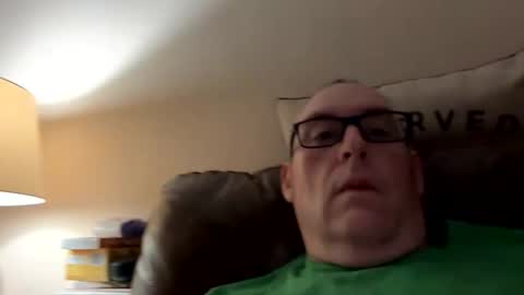 Snapshot of biggloves4bighands chatting on October 10, 10:01 pm biggloves4bighands online show from October 10, 10:01 pm