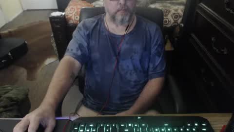 Snapshot of bighugmugg chatting on September 28, 6:28 pm bighugmugg online show from September 28, 6:28 pm