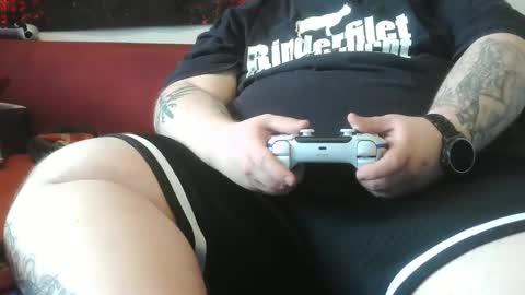 bigmac_xs online show from March 25, 2:43 pm
