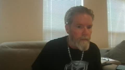 Snapshot of bigwhitedickdaddy69 chatting on October 13, 12:22 pm Bigwhitedickdaddy online show from October 13, 12:22 pm