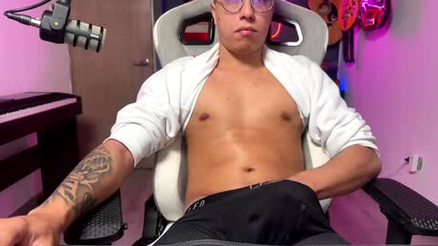 Snapshot of bigxboy96 chatting on December 17, 6:35 am bigxboy96 online show from December 17, 6:35 am