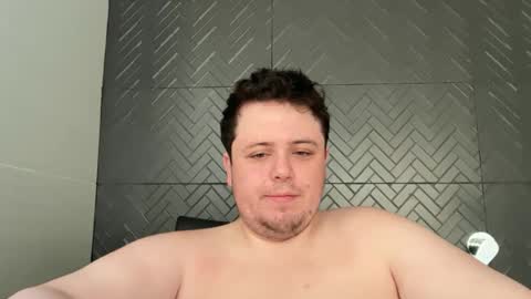 Snapshot of bisexualchubbyboy chatting on December 26, 8:18 am james online show from December 26, 8:18 am