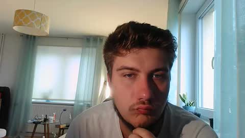 bjguyhugecock online show from May 30, 8:14 am