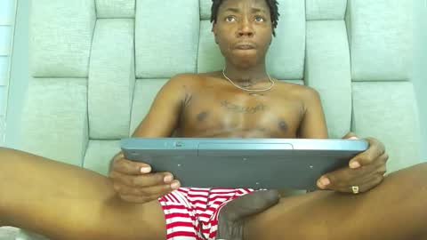 Snapshot of black_fire10 chatting on September 10, 7:01 pm Fireeee online show from September 10, 7:01 pm