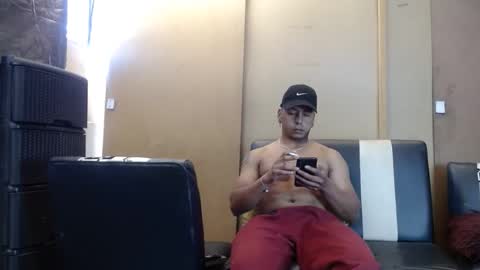 Snapshot of black_hot26 chatting on January 21, 1:17 pm black_hot26 online show from January 21, 1:17 pm