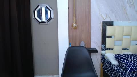 black_king_241 online show from November 10, 3:44 am