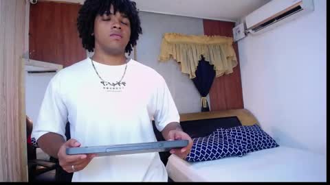 black_king_241 online show from February 13, 3:46 am