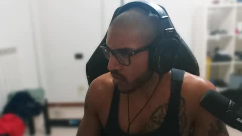 Master online show from April 18, 7:07 pm