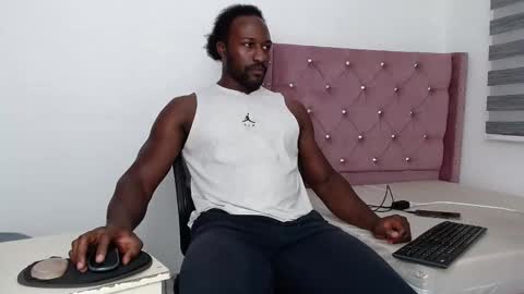 Snapshot of blacknikes chatting on October 16, 6:16 pm Twtter 1MikeBeckford Onlyfns beckfordmike online show from October 16, 6:16 pm