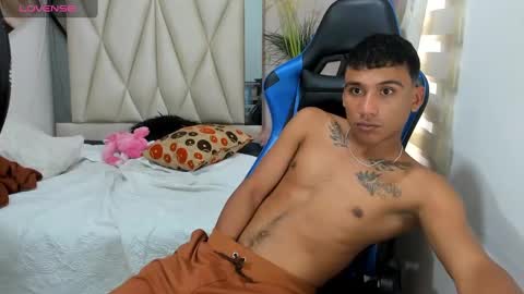 Snapshot of blacksex_boy chatting on December 14, 3:25 pm Marlon online show from December 14, 3:25 pm