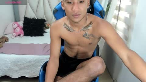 Snapshot of blacksex_boy chatting on December 27, 6:10 pm Marlon online show from December 27, 6:10 pm