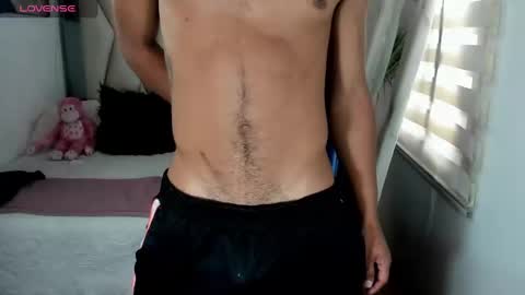Snapshot of blacksex_boy chatting on December 28, 4:09 pm Marlon online show from December 28, 4:09 pm