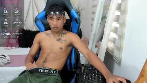 Snapshot of blacksex_boy chatting on January 8, 5:48 pm Marlon online show from January 8, 5:48 pm
