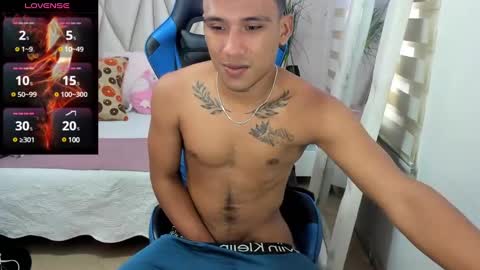 Snapshot of blacksex_boy chatting on January 14, 4:18 pm Marlon online show from January 14, 4:18 pm