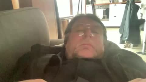 BlIdoL online show from February 4, 9:15 am