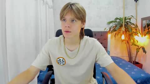 Snapshot of blondie_lover69 chatting on September 24, 9:35 pm Maleeth online show from September 24, 9:35 pm
