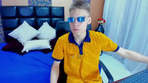 Snapshot of blondie_lover69 chatting on February 8, 7:38 pm Maleeth online show from February 8, 7:38 pm