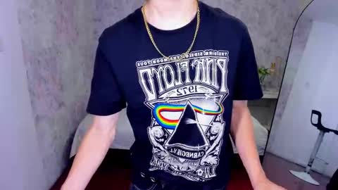 Snapshot of blondie_lover69 chatting on September 22, 9:47 pm Maleeth online show from September 22, 9:47 pm