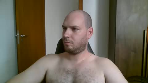 Snapshot of bluec2c chatting on December 13, 4:38 pm Blue online show from December 13, 4:38 pm