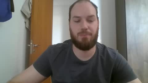 Snapshot of bluec2c chatting on February 28, 3:26 pm Blue online show from February 28, 3:26 pm