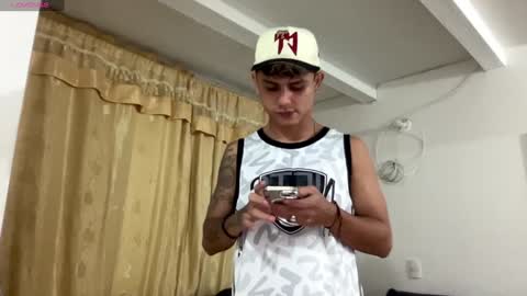 Snapshot of bob_pettersonn chatting on December 7, 1:37 am Bob INDEPENDENT MODEL online show from December 7, 1:37 am